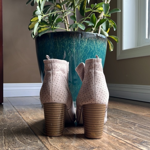 Taupe peep toe booties - Picture 2 of 3